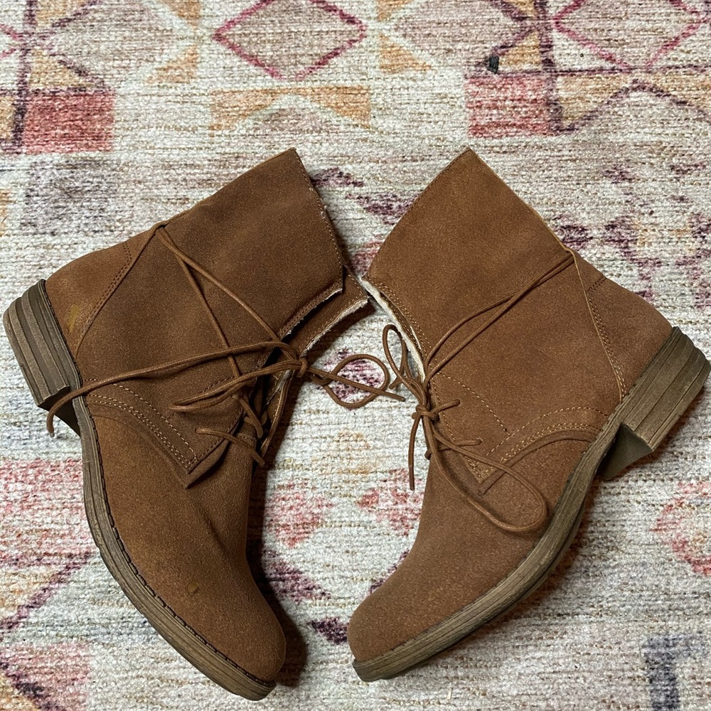 American Rag fur lined boots
